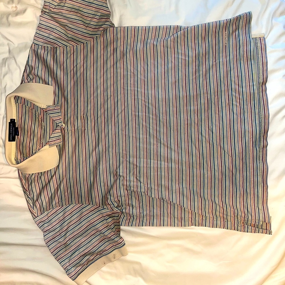 Vintage Polo. Size Large but fits a medium. Multicolor.